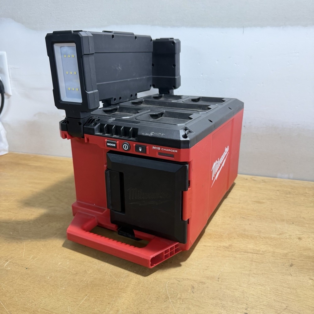 Milwaukee Packout M18 18V LED Worklight Charger USB Output 2357-20 Red Black
